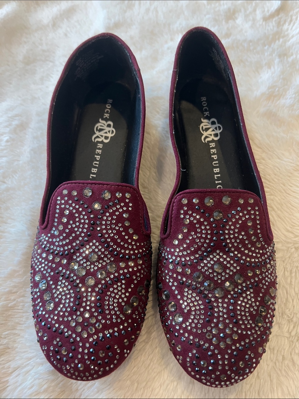 Rock & Republic Gatlin Wine Studded Sequence Flats 7.5